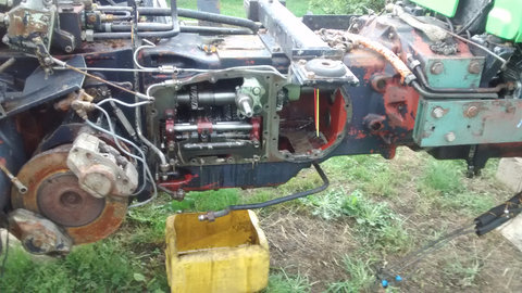 Obligé d'ouvrir la boite parce ce que j arrivait a passé la petite et grande gamme ensemble donc tracteur bloqué