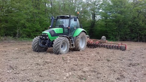 preparation des terres.jpg