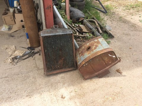 réservoir et radiateur que le propriétaire nous a donné