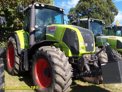 Claas Axion 820 (2).jpg