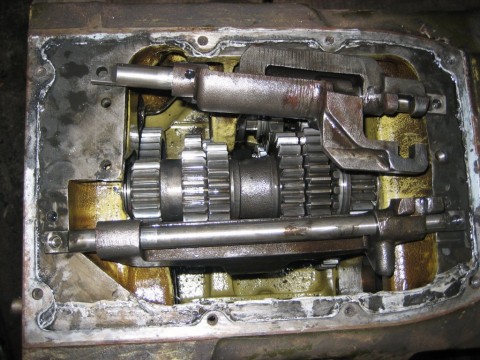 Deutz 6806 Getriebereparatur 024.jpg