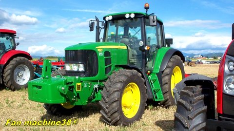 John Deere 6534 Premium.jpg