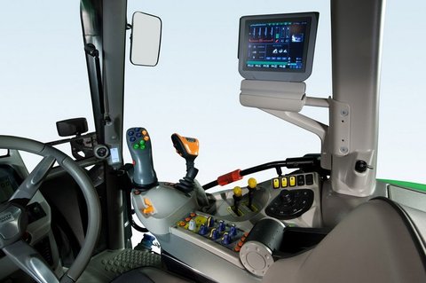 Interieur Agrotron 6.jpg