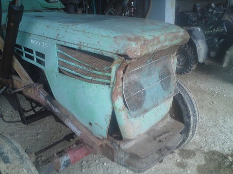 capot moteur gauche.JPG