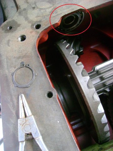 circlip arbre secondaire de boite.jpg