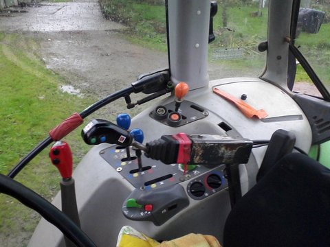 Deutz agrotron 4.90 (cabine).jpg