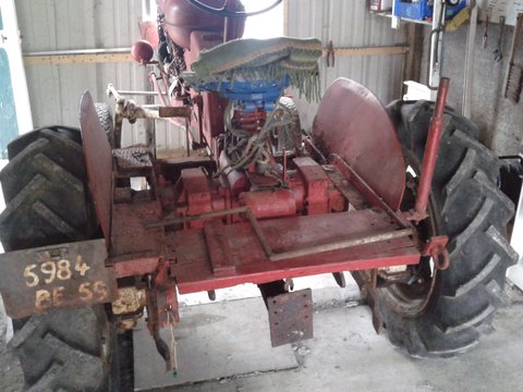 massey harris pony 812 001.jpg