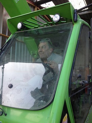 papa repose la cabine doit je lui faire confiance lol