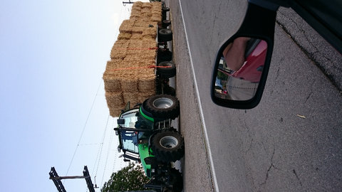 L'Agrotron 140 au transport de paille